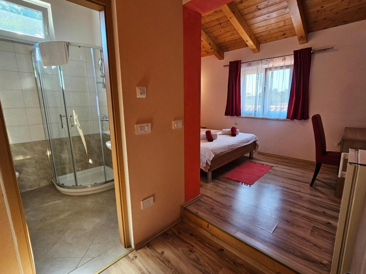 Apartment And Agroturist *