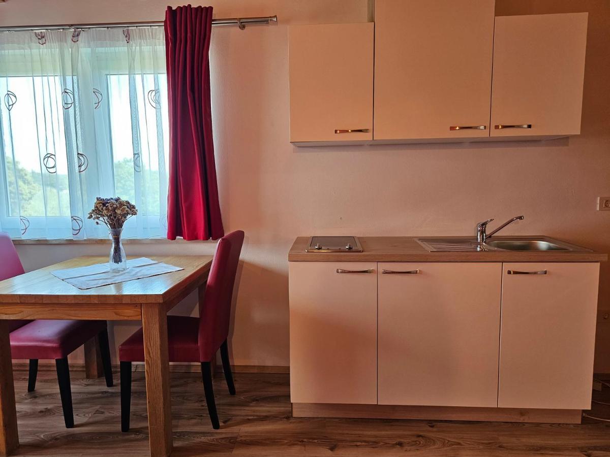 Apartment And Agroturist *